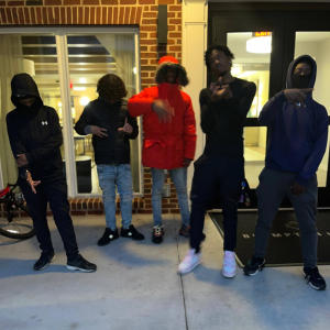 YNLMUSIC的專輯Ducking (feat. AyeJank) [Explicit]