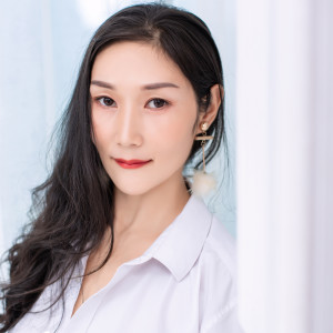 Listen to 天黑了你还记得我吗 (伴奏) song with lyrics from 摇滚女王