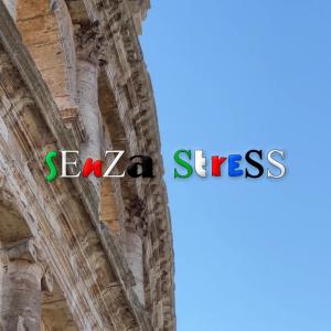 收聽Lvca的SENZA STRESS歌詞歌曲