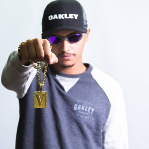 收聽Mc Vavá da MB的Nóis Toma de Assalto歌詞歌曲