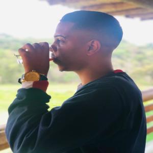 收聽Dj Kesley Do Martins的DESABAFO DE CRIAA 001 (feat. Mc Valtin, Mc JULIN & MC THALEZIN)歌詞歌曲