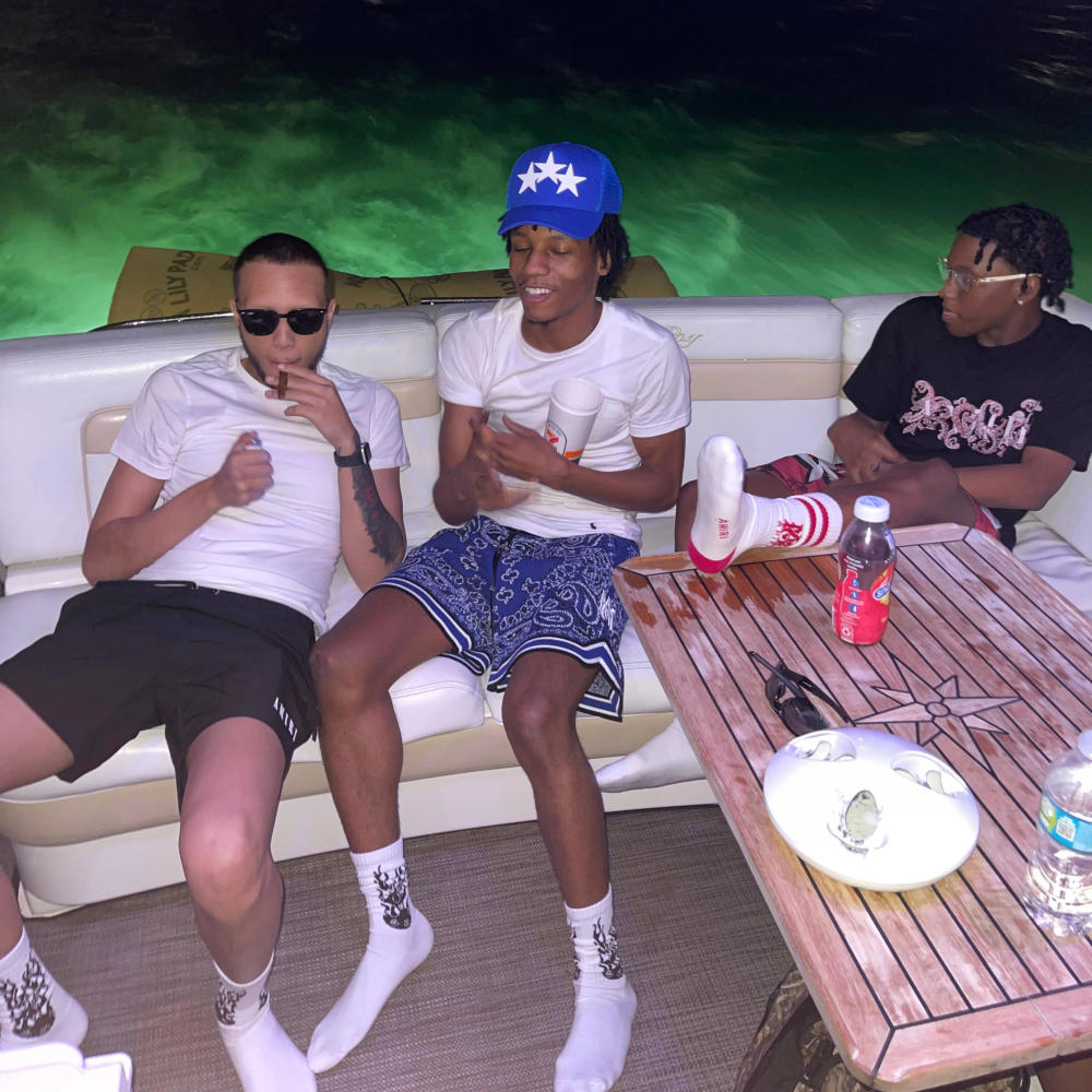 Motion kennels (feat. Lil Pluto) (Explicit)