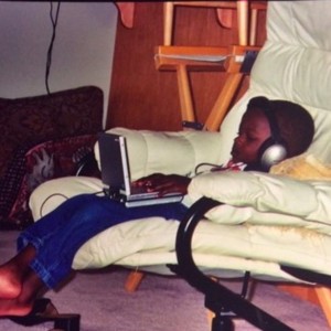 ดาวน์โหลดและฟังเพลง Fly Away (feat. Kameron) (Explicit) พร้อมเนื้อเพลงจาก Slimm Ave