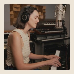 Listen to אדבר איתך song with lyrics from ענת מושקובסקי