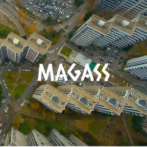 ดาวน์โหลดและฟังเพลง Magass (Remix) พร้อมเนื้อเพลงจาก Bleuplay