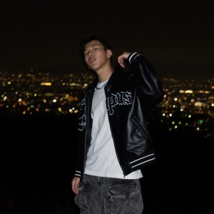 ดาวน์โหลดและฟังเพลง Champion พร้อมเนื้อเพลงจาก RYOTAMARU