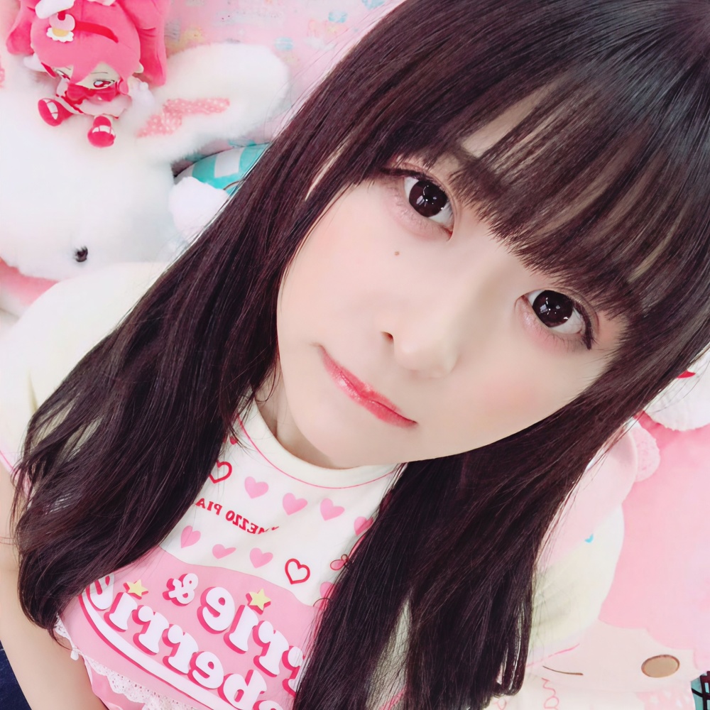 真島なおみ