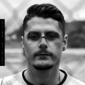 收聽Holyjoko的Petit cœur (feat. Lowssa) (Explicit)歌詞歌曲