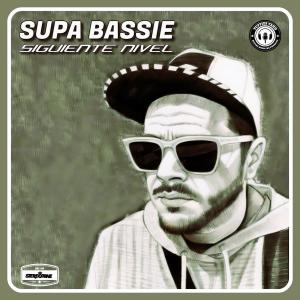收聽Supa Bassie的Siguiente Nivel歌詞歌曲