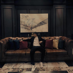 收聽archiie的Grey Goose, Birds, and Bourbon (feat. Trippy Kel) (Explicit)歌詞歌曲