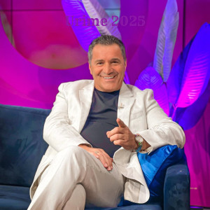 收聽Afrim Muqiqi的Urime 2025歌詞歌曲