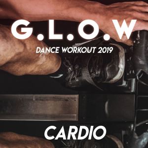 收听Platinum Deluxe的Glow歌词歌曲