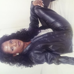 ดาวน์โหลดและฟังเพลง Tonight Is the Night (其他) พร้อมเนื้อเพลงจาก TENA RILEY