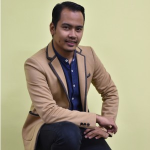 Listen to Haruman Terindah song with lyrics from lokman naufal