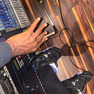 default playlist img