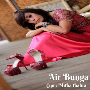 Air Bunga dari Mitha Thalita