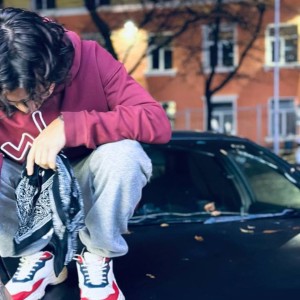 Listen to Душа молода song with lyrics from Skrill
