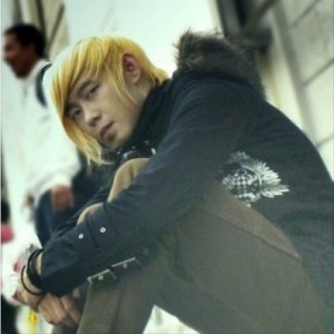 Listen to Setengah Hati song with lyrics from Dicky Kim
