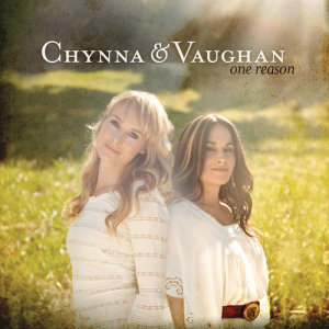 ดาวน์โหลดและฟังเพลง Cuts Straight Through พร้อมเนื้อเพลงจาก Chynna & Vaughan