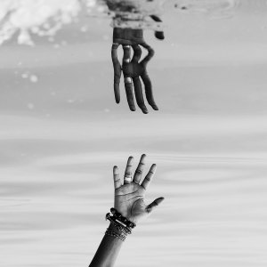 Dengarkan Treblemaker lagu dari Alternate Endings dengan lirik