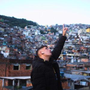 Listen to Fronteira (Explicit) song with lyrics from Leroy 2.0
