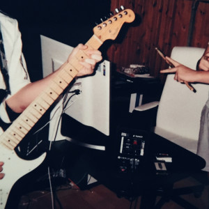 Dengarkan lagu Back and Forth nyanyian heaternpeter dengan lirik