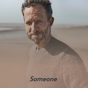 ดาวน์โหลดและฟังเพลง Someone พร้อมเนื้อเพลงจาก Silvio Rodríguez