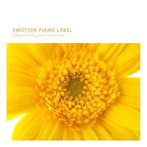 Dengarkan Romantic Space lagu dari Miracle Piano dengan lirik