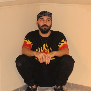 Dengarkan Hit Em (Explicit) lagu dari 3 & Jeesa dengan lirik