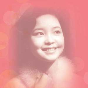 ดาวน์โหลดและฟังเพลง Love The World Away (Live In Taiwan / 1980) พร้อมเนื้อเพลงจาก 邓丽君