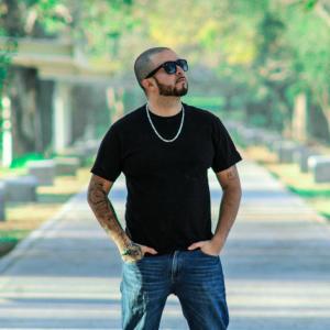 收聽Emisor 386的Brinda (feat. Sincler) (Explicit)歌詞歌曲