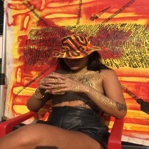 收聽Juju Rude的Muito Calma歌詞歌曲