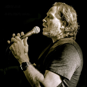 Dengarkan A Life That's Mine lagu dari John Jed dengan lirik