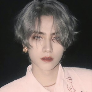 Album Diamonds Only from 黑黑HEIZ