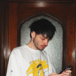 收聽sadeyes的i remember how your lips still taste (Explicit)歌詞歌曲