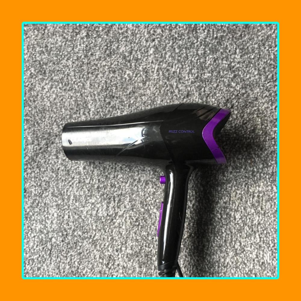 Low Hair Dryer into Microphone