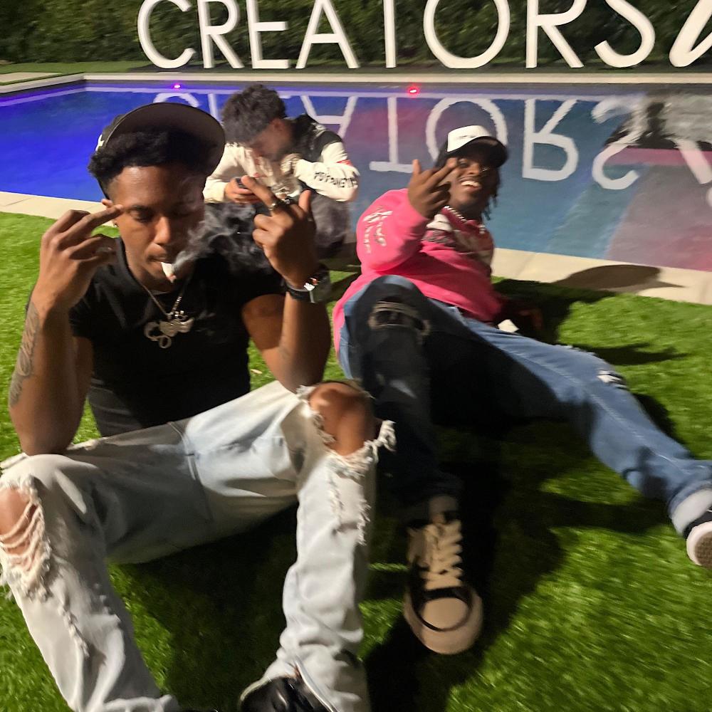 Mansion Views (feat. Suigeneris) (Explicit)