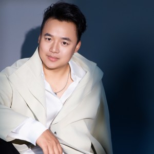 Listen to 有爱就有家 (伴奏) song with lyrics from 吉祥