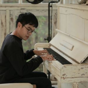 Dengarkan lagu ฉันยังไม่ลืม nyanyian Bie The Ska dengan lirik