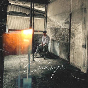 ดาวน์โหลดและฟังเพลง Cukup พร้อมเนื้อเพลงจาก Rizal Rasid