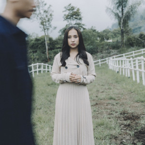 Dengarkan Terjeng Teman lagu dari Mey Permata Tarigan dengan lirik