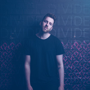 Album Divide oleh Mike Dignam