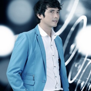 Listen to Bài Ca Kỷ Niệm song with lyrics from Le Sang