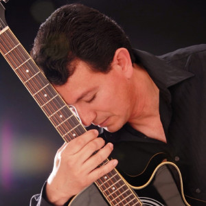 Listen to Oiga song with lyrics from Fernando Daniel