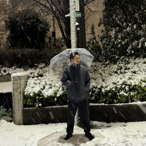 Listen to 別れたくない song with lyrics from RevliAnto