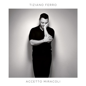 ดาวน์โหลดและฟังเพลง Seconda Pelle พร้อมเนื้อเพลงจาก Tiziano Ferro