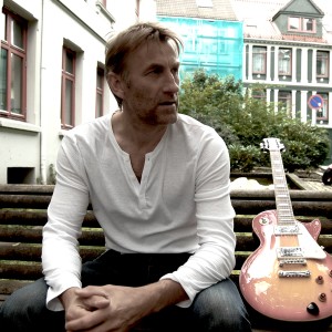 收聽Arne Møller的Som vi alle gjør (i gata vår)歌詞歌曲