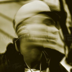 ดาวน์โหลดและฟังเพลง Alien พร้อมเนื้อเพลงจาก YNC Younco