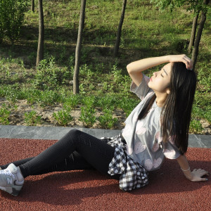 Listen to 惊雷 song with lyrics from 东东他哥