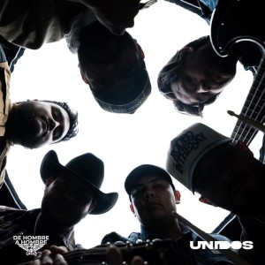 ดาวน์โหลดและฟังเพลง En Una Cruz พร้อมเนื้อเพลงจาก De Hombre A Hombre